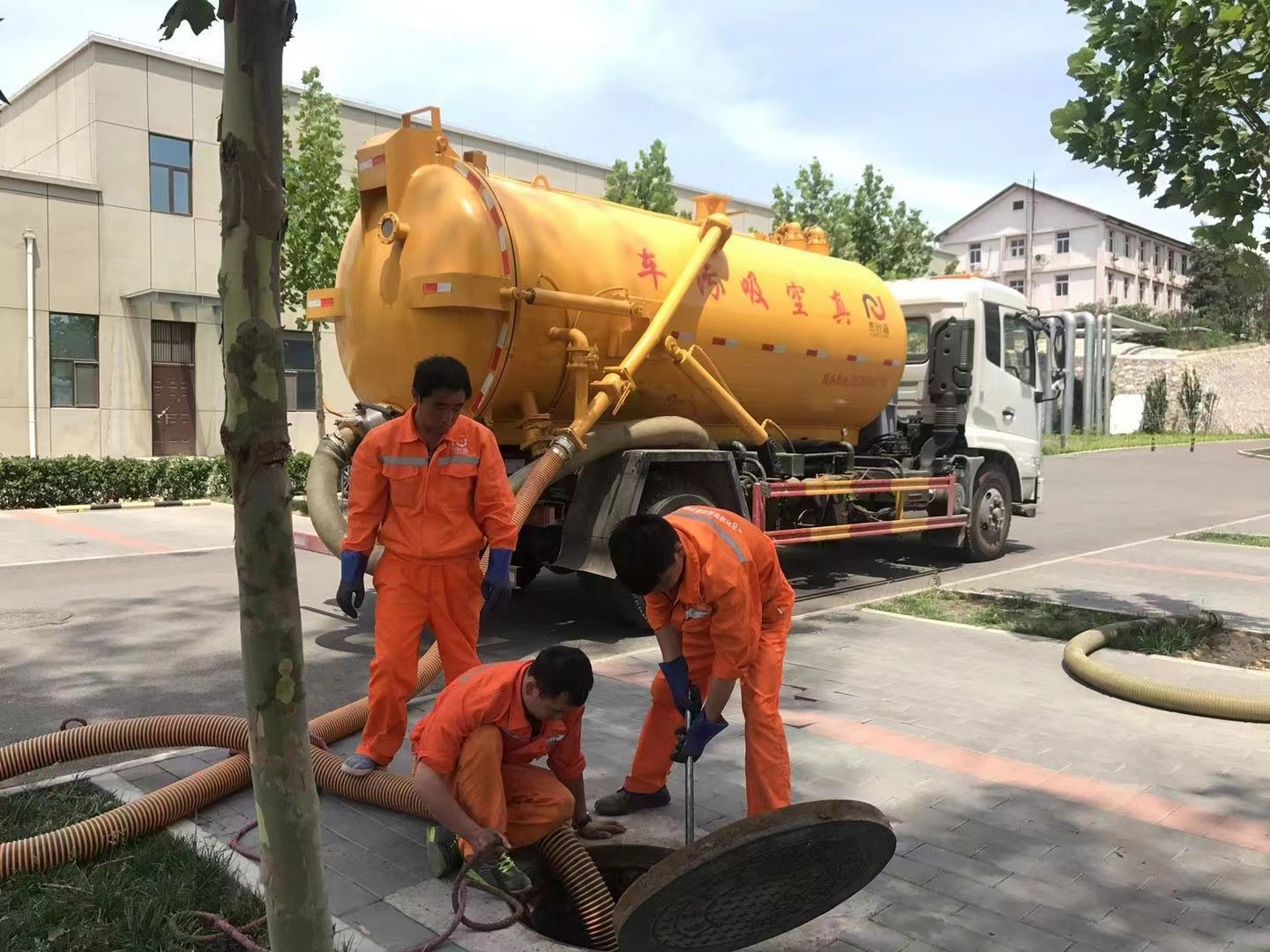 霍邱化粪池清理与5-8吨吸粪车施工效率分析